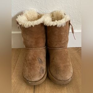 SOLD!! Kids ugg boots size 11